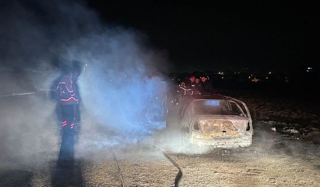 İzmir'de korkunç kaza: Otomobil alev aldı!