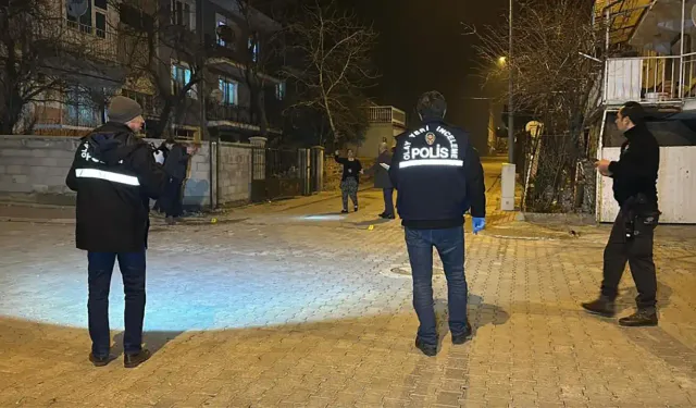 Seyir halindeki araca silahlı saldırı: 12 yaşındaki çocuk öldü