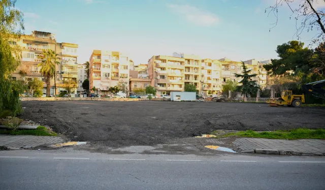 Bornova'da park sorunu rafa kalkacak: Ücretsiz halk otoparkı müjdesi