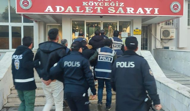 Yağma ve gasp suçlarından aranıyorlardı: Muğla'da yakalandılar!