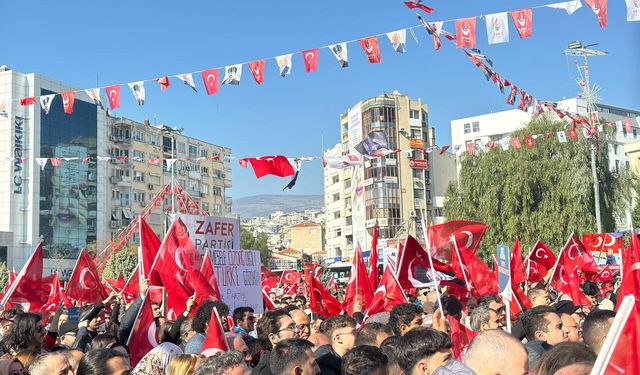 Zafer Partisi’nden İzmir’de güçlü mesaj: Mücadele edenleri susturmaya çalışıyorlar ama susmayacağız!