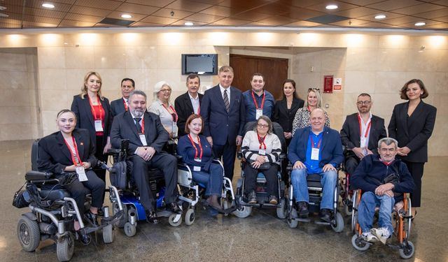 Başkan Tugay özel gereksinimli vatandaşlarla buluştu: İzmir'e Engelli Konseyi kurulacak