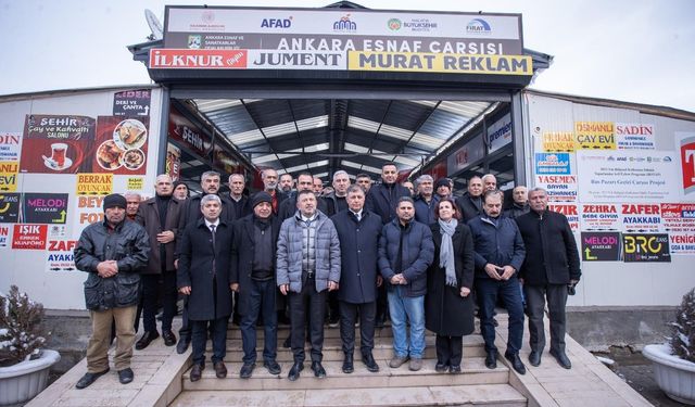 Başkan Tugay Malatya'da: İzmir’de kalpler deprem bölgesi için atıyor