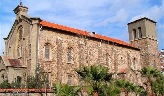 İzmir'de tarihe ışık tutan kilise: Hz. İsa'yı yaralayan kama burada