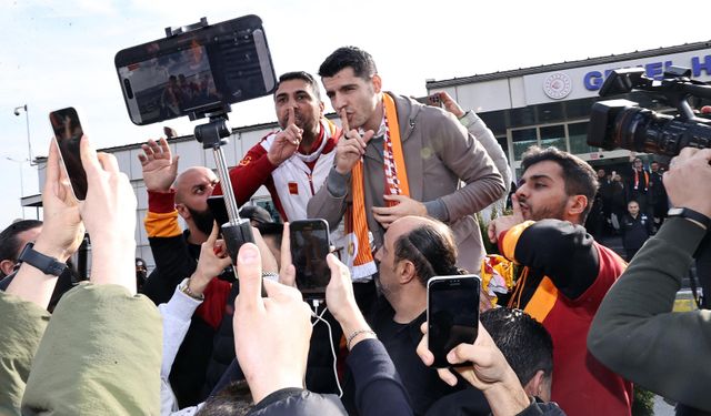 Galatasaray transferde mutlu sona ulaştı: Yıldız isim İstanbul'da