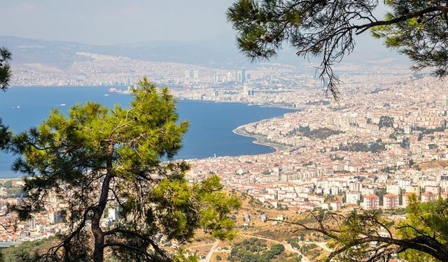 İzmir Balçova'da icradan satılık imarlı arsa