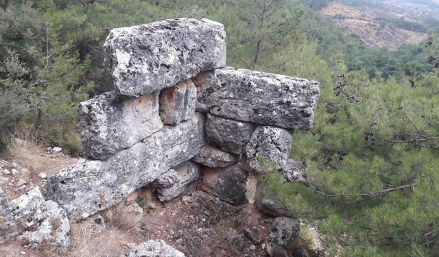 İzmir’in tarih kokan gizli mirası: Ballıcaoluk Kalesi