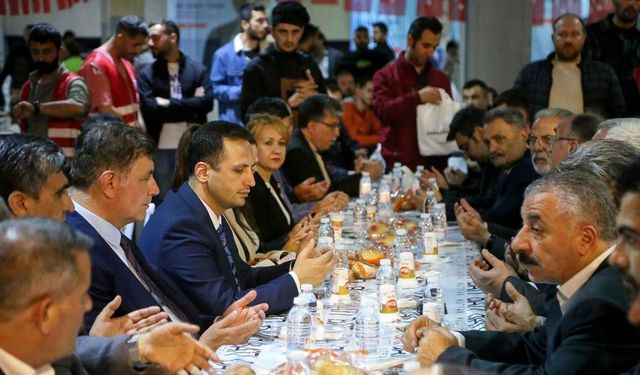 Bornova'da iftar sofraları kuruluyor: Her gün bin kişiye iftar yemeği