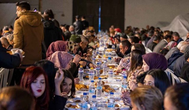 İzmir’de Ramazan coşkusu: 30 ilçede ücretsiz iftar sofraları kurulacak