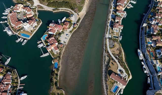 İzmir'de endişelendiren manzara: Çeşme'de deniz yaklaşık 300 metre çekildi