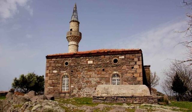 İzmir’de tarihin saklı hazinesi: Eski Hacıömerli Köyü Camii