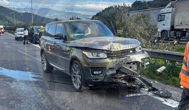 İzmir otoyolda trafik kazası: Bu yolda trafik kilit