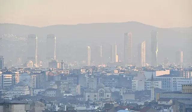 Hava kirliliği raporu açıklandı: İzmir'in havası İstanbul ve Ankara'dan daha kirli