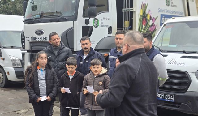 İzmir'de çevre bilinci artıyor: Tire'de ilkokul öğrencileri şehrin nasıl temizlendiğini öğrendiler