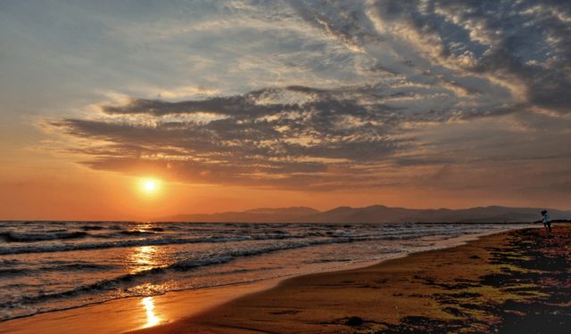 İzmir ve Aydınlıların ortak favori rotası, günbatımı burada izlenir: Pamucak Sahili