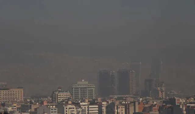 İzmir'de hava kirliliği alarmı: Sanayi tozları şehir merkezine ulaşıyor!