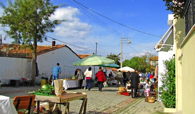 İzmir'in kalbinde tertemiz köy havası: Güzelbahçe Yaka Otantik Halk Pazarı