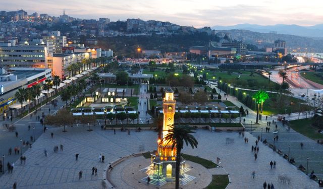 İzmir'in simge merkez ilçelerinden: Konak'ta kışın tadını çıkarabileceğiniz 6 rota