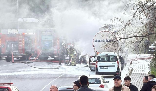 İzmir Aliağa’da bitkisel yağ yüklü tankerde yangın!