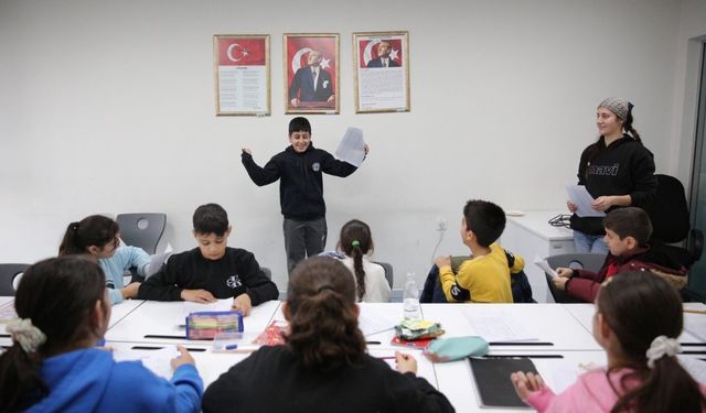 Konak Belediyesi’nden dil eğitimi atağı: 55 yaş üstü de dahil edildi