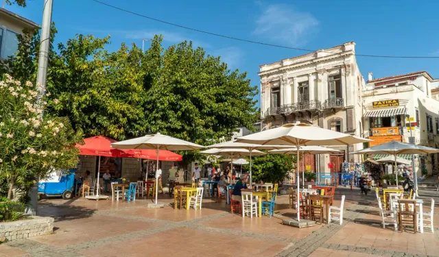 Çeşme'nin göbeğinde sıcacık bir kafe: Üstelik çay 10 TL