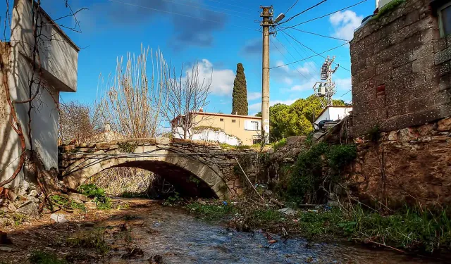 İzmir'de gezmeye doyamayacağınız bir köy: Tarihi dokusu, yeşil sokakları ile adeta huzur saçıyor