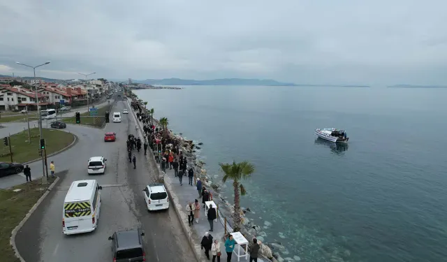 İzmir'e bir sevgi yolu daha: İki mahalleyi birleştirdi