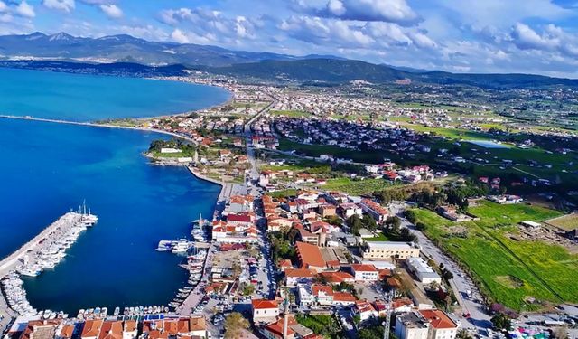 Urla'da icradan satılık bodrumlu mesken