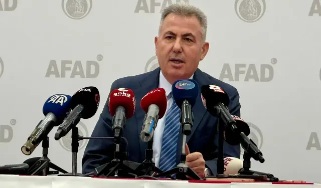 İzmir valisi açıkladı: AFAD'ın 71 takviye ekibi acil duruma karşı hazır bekliyor