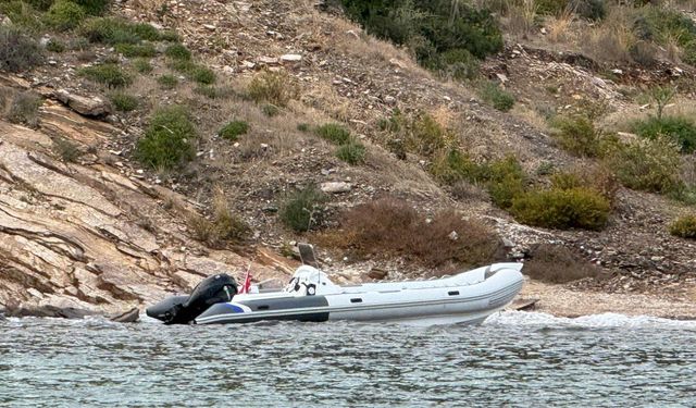 Menderes sahillerinde bulunan sahipsiz botlar teslim alınmayı bekliyor