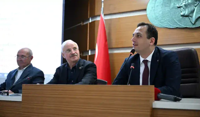 Bornova'da bilgilendirme toplantısı: Vatandaşlarımızı zor durumda bırakmadan mevzuata uygun işler yapmalıyız