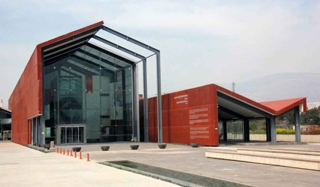 Yeşilova Höyüğü’nde bahar coşkusu: Bornova’da çocuklar sanat, doğa ve tarihle buluşuyor