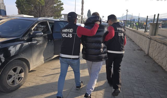 İnterpol tarafından aranıyordu, İzmir'de yakalandı