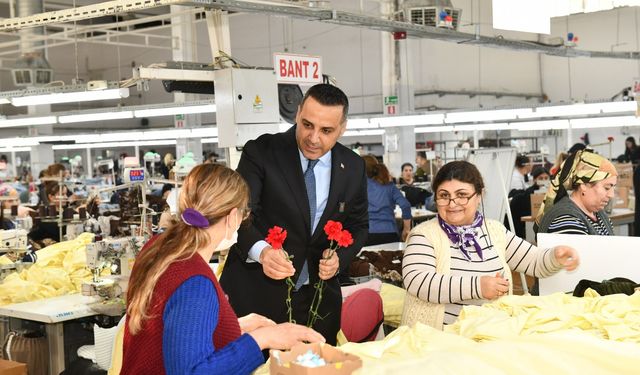 Başkan Yıldız'dan 8 Mart ziyareti: Çiğli’de hiçbir kadın kendini yalnız hissetmeyecek