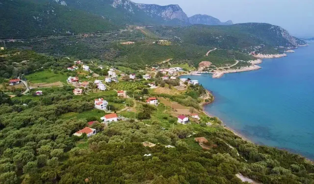 İzmir'de orman içinde denize bakan muhteşem bir köy: Manzarası ile mest ediyor