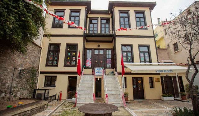 Konak’ta annelere destek: Ayla Ökmen Mutlu Çocuklar Oyun Evi saatlik hizmet sunuyor