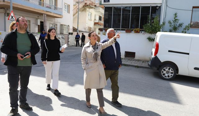 Efes Selçuk'a yeni kütüphane: Başkan Sengel çalışmaları yerinde inceledi