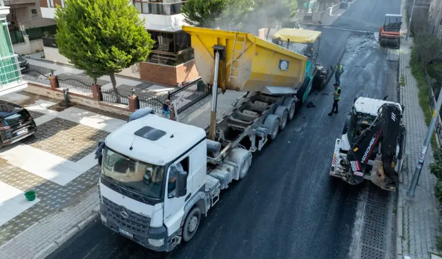 Buca'da asfalt serim çalışmaları son sürat devam ediyor: Trafikte zaman kaybı azalacak