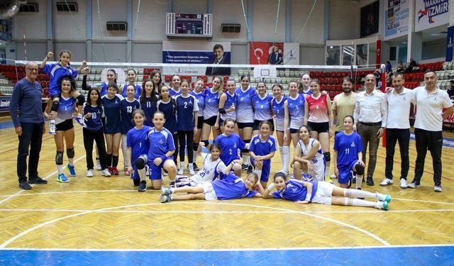 İzmir’de spor şöleni: Celal Atik Spor Salonu’nda heyecan dolu karşılaşmalar!