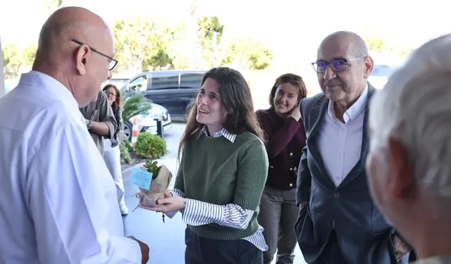 Çeşme Belediye Başkanı Denizli’den sağlık çalışanlarına ziyaret: Emeğiniz paha biçilemez