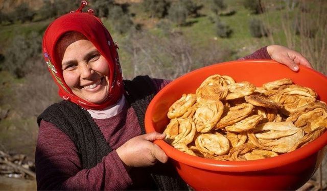 İzmir’de Ramazan sofralarının vazgeçilmezi: Yüzyıllık gelenek imece usulüyle yapılıyor