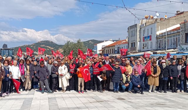 Foça'da 'İmamoğlu' protestosu devam ediyor: Sonunda millet kazanacaktır!