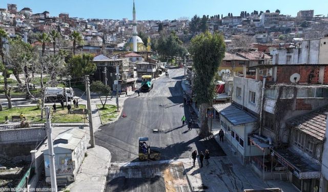 İzmir’de yol çalışmaları hız kesmiyor: Gürçeşme Caddesi yenileniyor