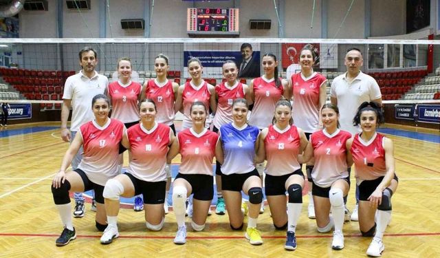 İzmir’de spor şöleni: Basketbol ve voleybol heyecanı Celal Atik’te