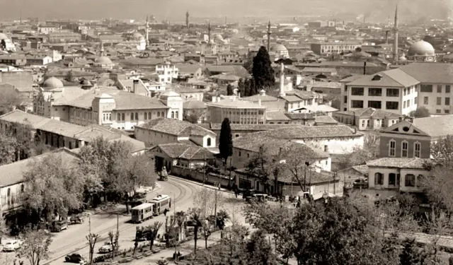 İzmir'de Attila İlhan'ın yattığı hapishane: Kartpostallara da konu olmuş