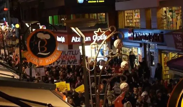 İzmir, İmamoğlu için sokakta