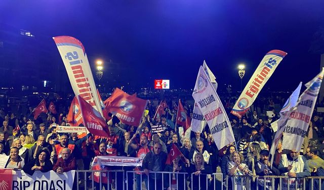 İzmirliler Gündoğdu'da buluştu: Soruşturmalarınızın gerekçeleri hükümsüzdür