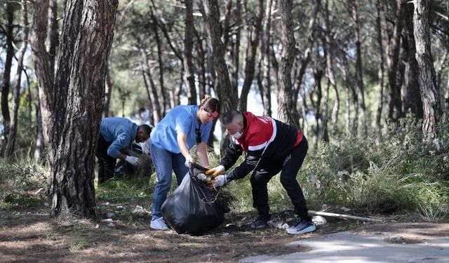 Temiz çevre, temiz Konak: Gönüllüler ve belediye iş birliğiyle orman temizlendi