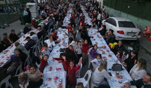 Karşıyaka’da Ramazan coşkusu: 7 mahallede iftar programları devam ediyor