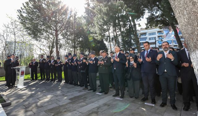 Narlıdere'de 18 Mart etkinlikleri: Şehitler anıldı, oratoryo sahnelendi